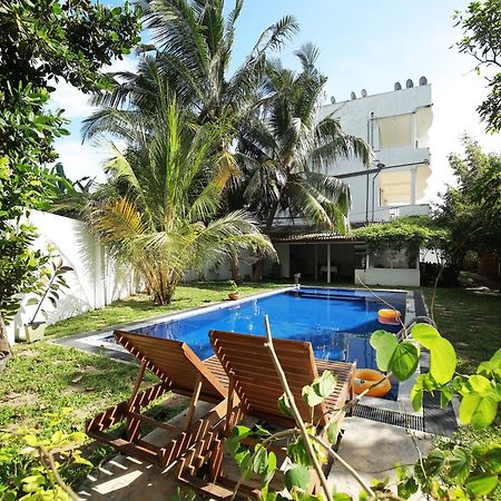 Crystal Oceanic Hotel Ahangama Bagian luar foto