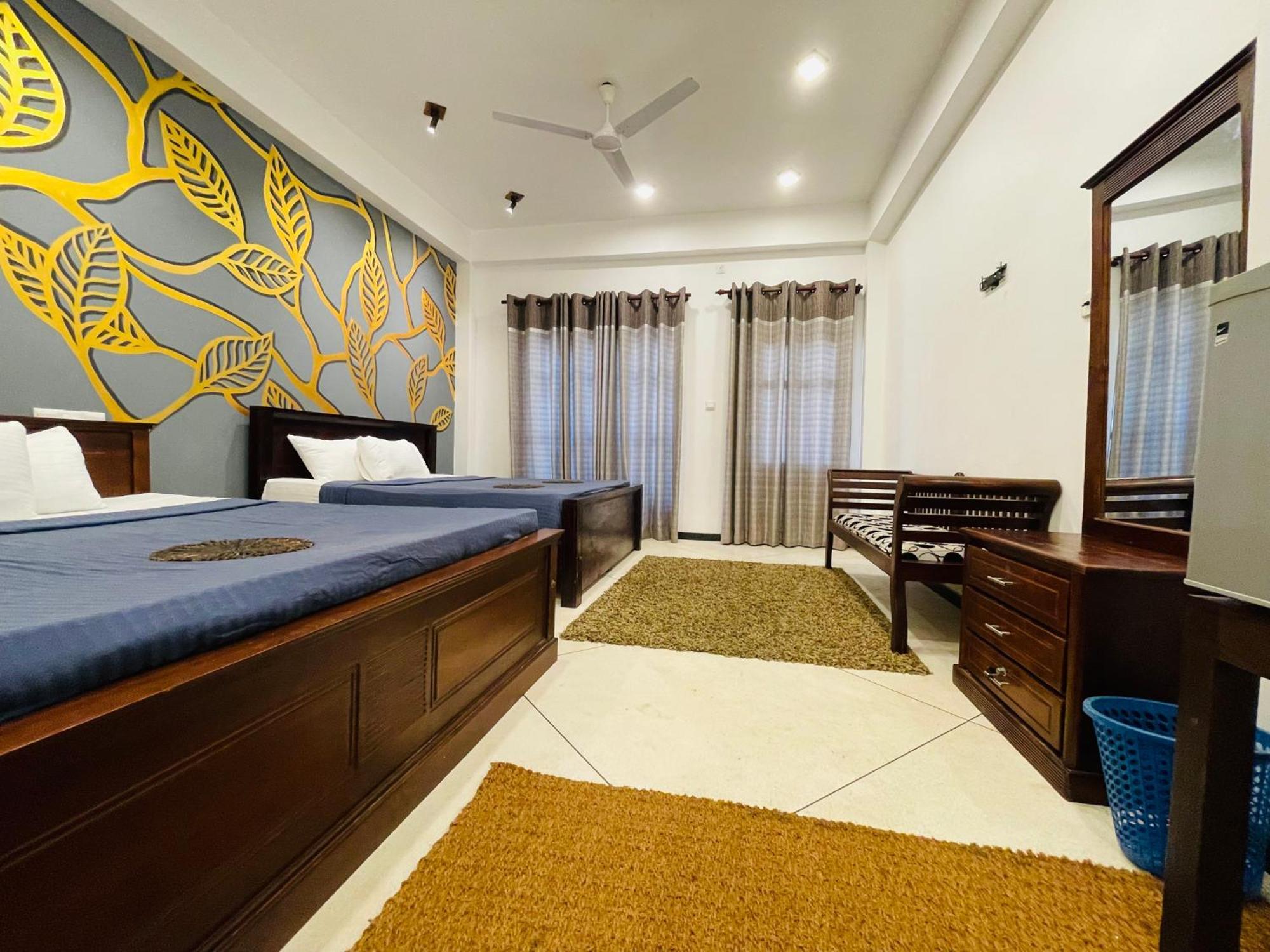 Crystal Oceanic Hotel Ahangama Bagian luar foto