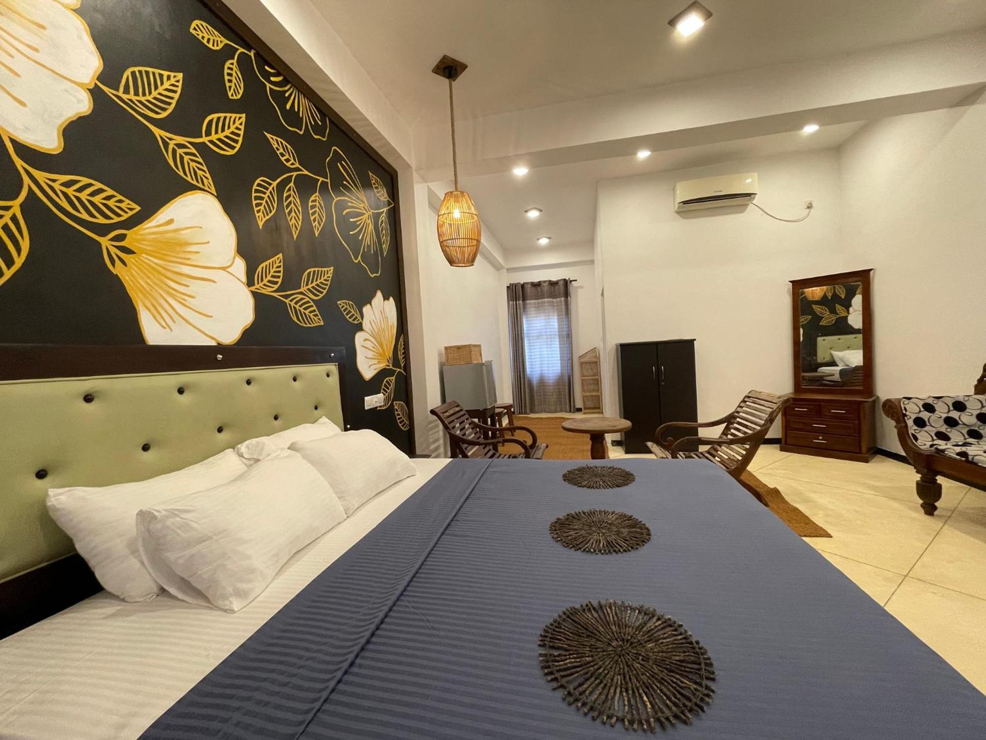 Crystal Oceanic Hotel Ahangama Bagian luar foto