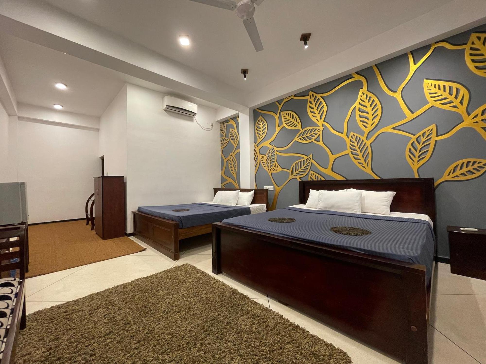 Crystal Oceanic Hotel Ahangama Bagian luar foto