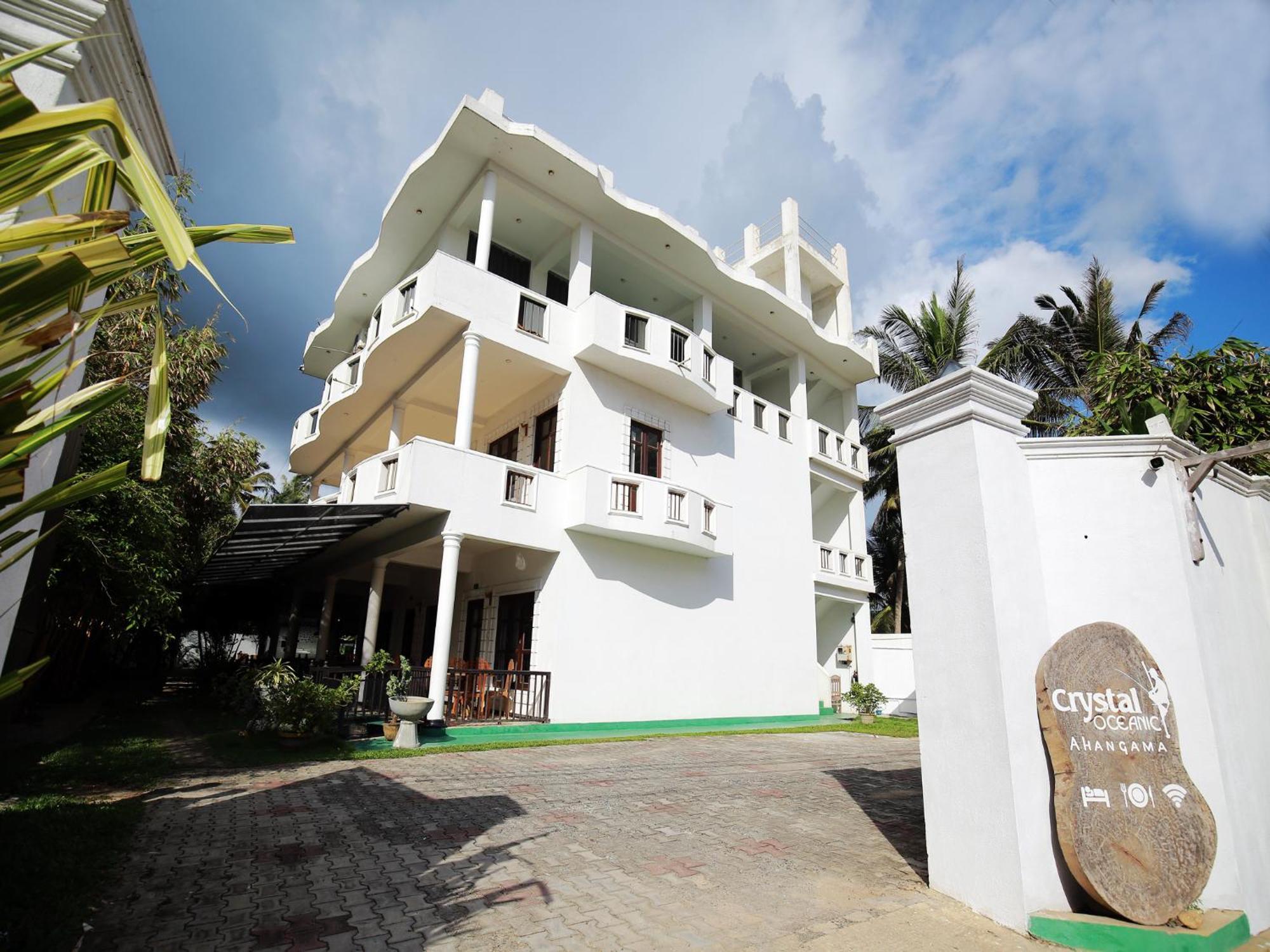 Crystal Oceanic Hotel Ahangama Bagian luar foto