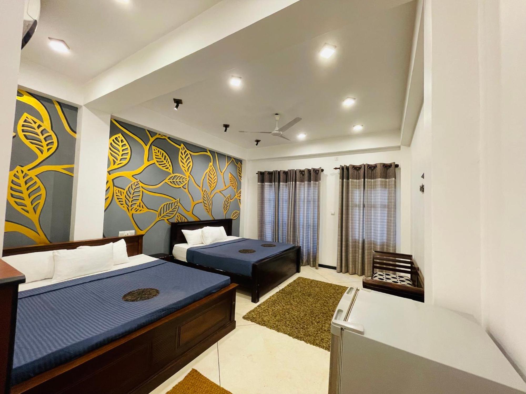Crystal Oceanic Hotel Ahangama Bagian luar foto