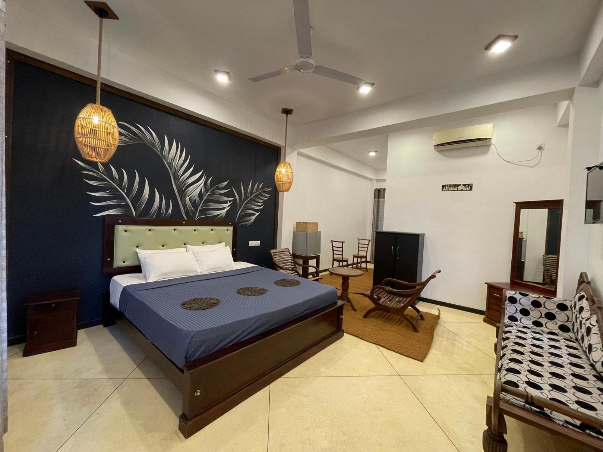 Crystal Oceanic Hotel Ahangama Bagian luar foto