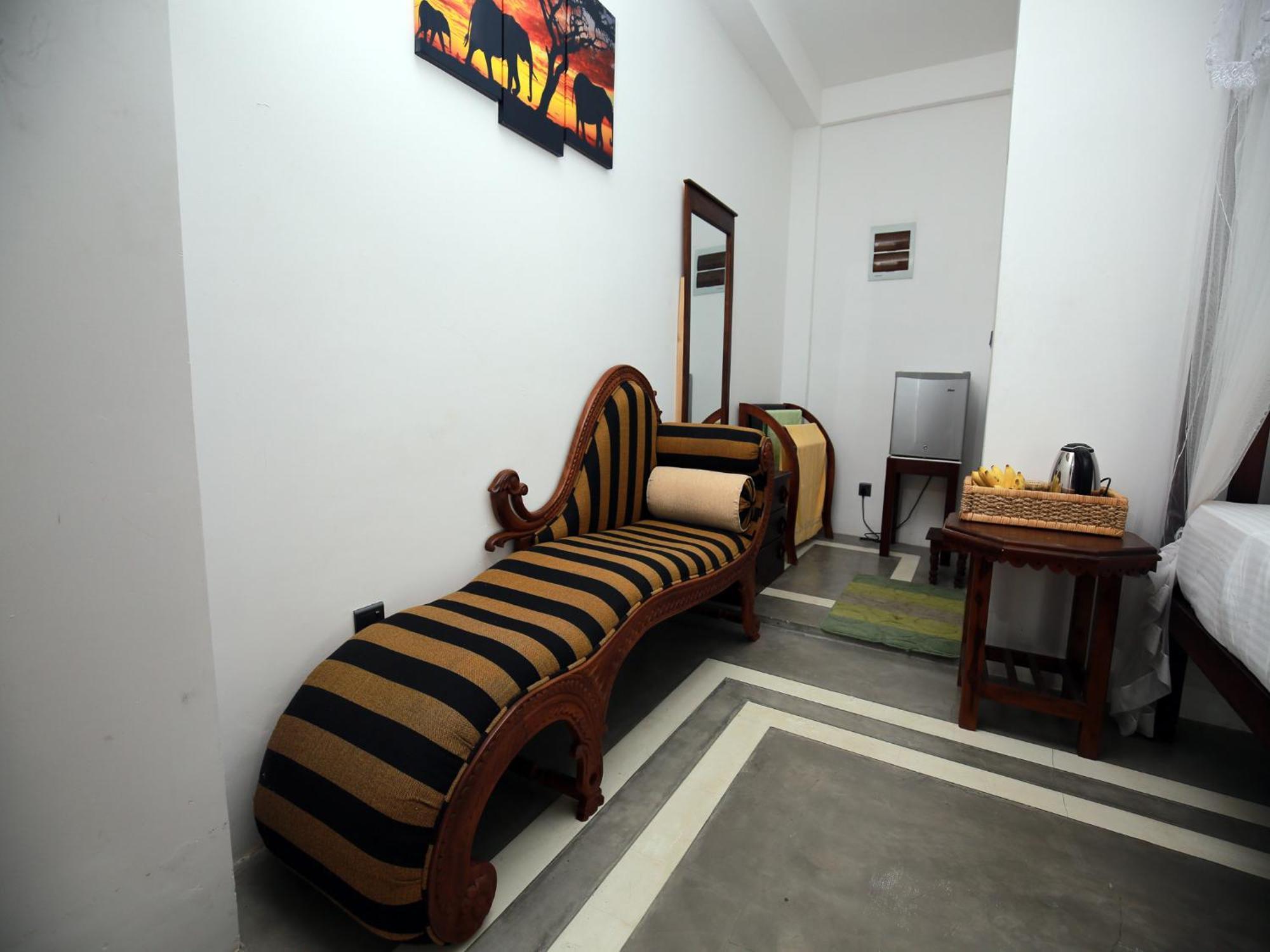 Crystal Oceanic Hotel Ahangama Bagian luar foto