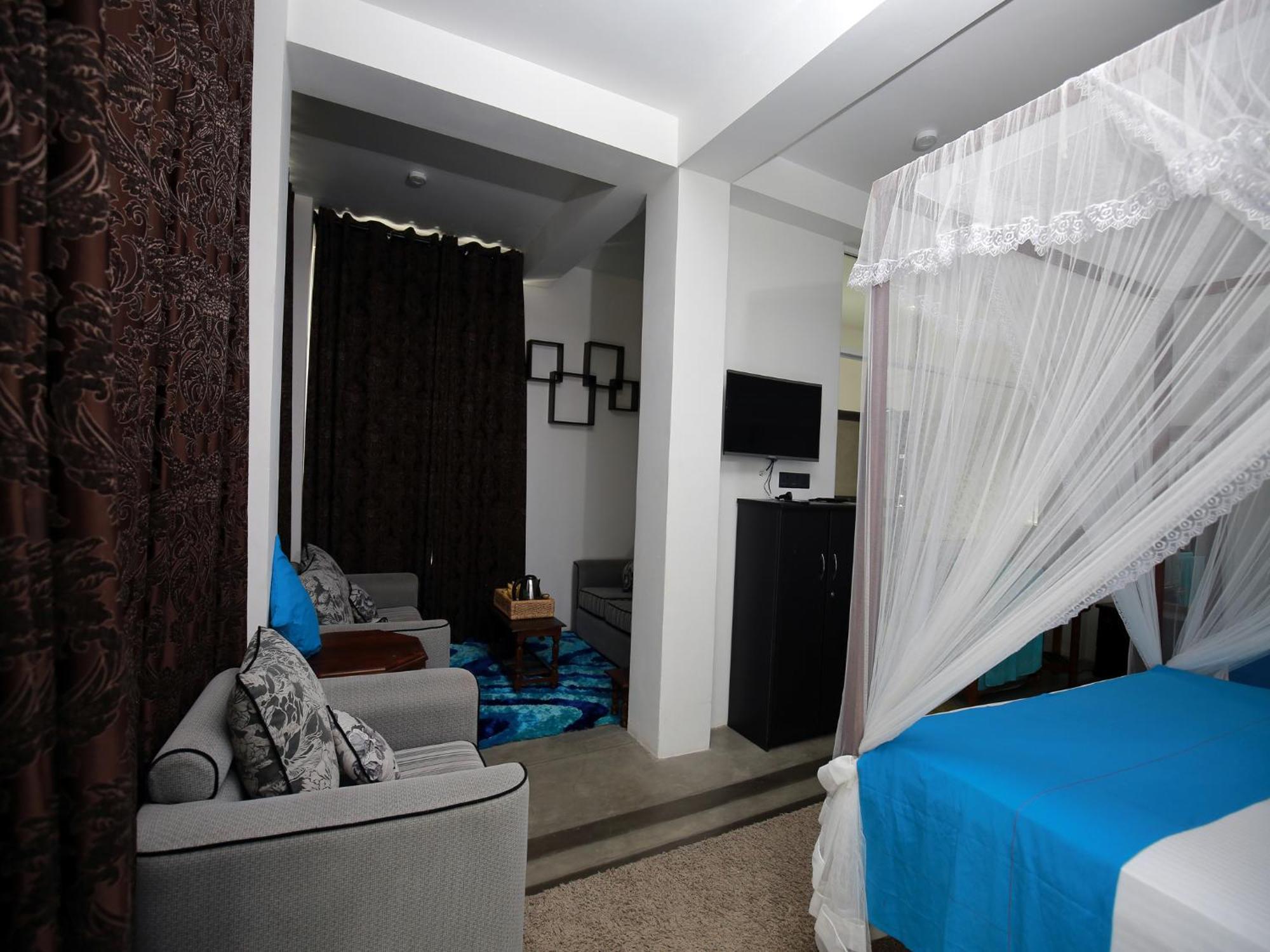 Crystal Oceanic Hotel Ahangama Bagian luar foto